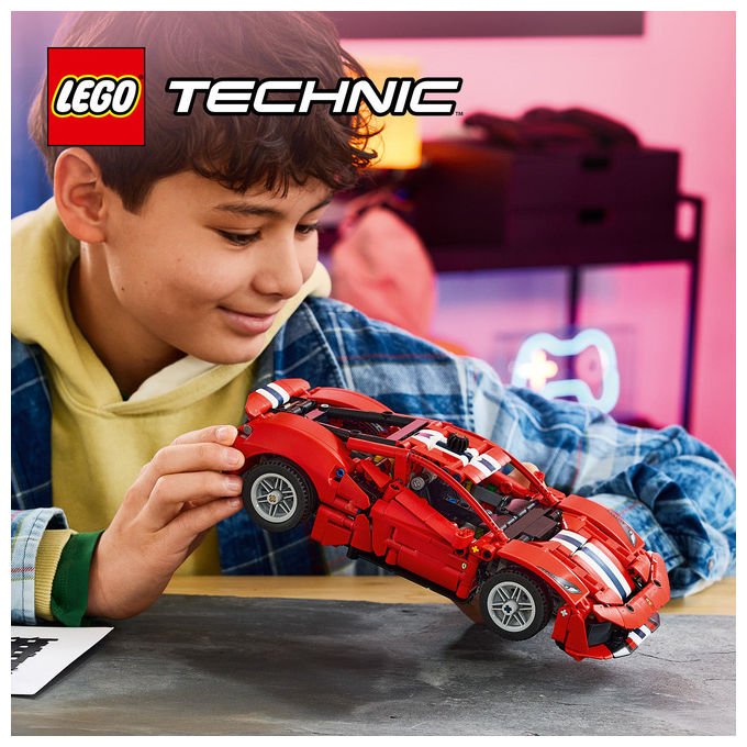 Lego 42235 LEGO Technic Set da costruzione per bambini 882 pezzi con motore V8 pistoni mobili sterzo funzionante portiere e cofano apribili codice digitale Forza Horizon 6 colore Rosso