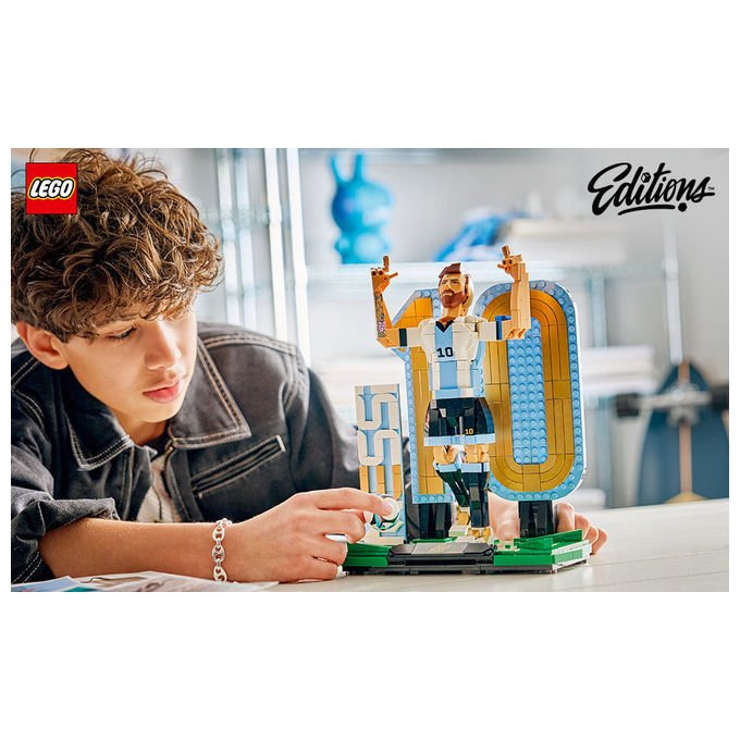 Lego 43015 Editions Lionel Messi Leggenda del Calcio Action Figure da Collezione 958 pezzi 12+