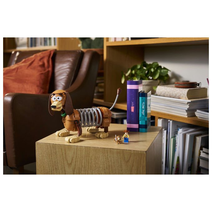 Lego 43301 Disney Pixar Fermalibri di Slinky Toy Story Set da Costruzione per Adulti 1307 Pezzi con Minifigure di Woody