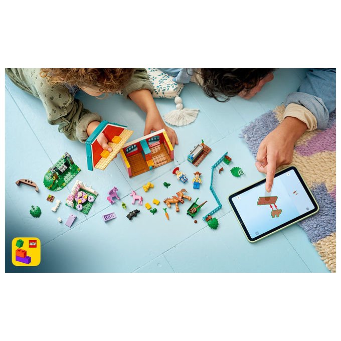 Lego 43304 Disney Pixar Toy Story Il Ranch dei Cavalli di Blaze Playset 209 pezzi con Minifigure Woody e Jessie 4 anni