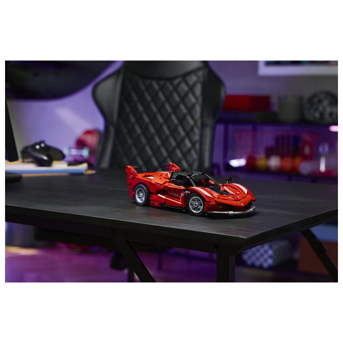 Lego 42212 Ferrari FXX K Set da Costruzione con Motore V12 Pistoni Mobili Differenziale Realistico Portiere a Farfalla colore Rosso