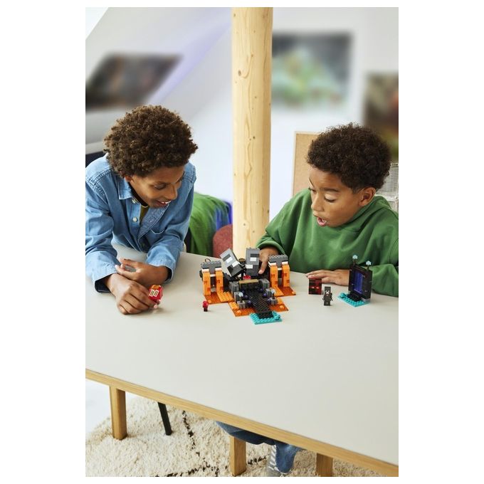 Lego 21590 Minecraft Battaglia contro il Wither con Personaggi Guerriero Crimson Strider Boss Wither Portale del Nether e Funzione Esplosiva colore Multicolore