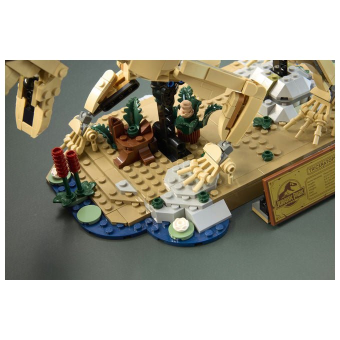 Lego 77985 Jurassic World Fossili di Dinosauro Triceratopo Set da Collezione 1154 Pezzi per Adulti con Minifigure