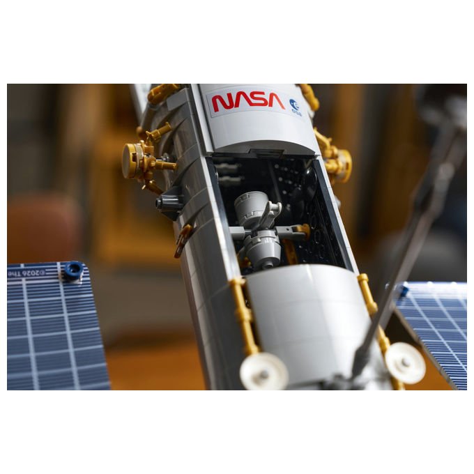 Lego 11382 Icons Telescopio Spaziale Hubble 1252 pezzi dimensioni 32x38x38 cm colore Multicolore