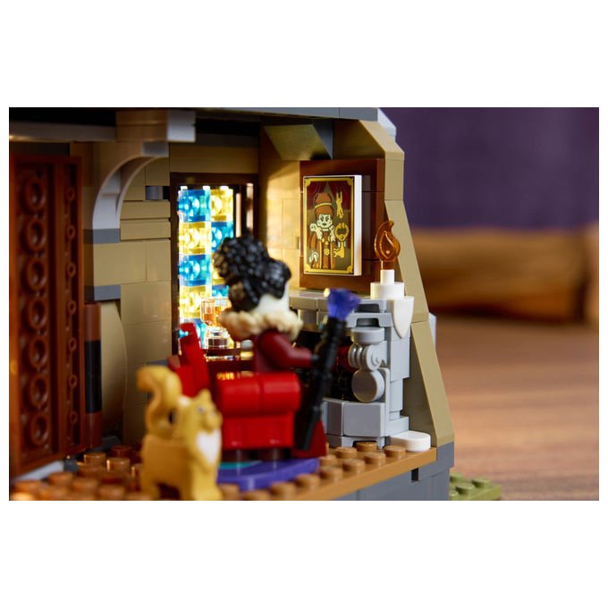 Lego 11383 Icons Kit di Modellismo per Adulti con 1420 Pezzi Minifigure Fosforescenti e Interni Gotici colore Nero