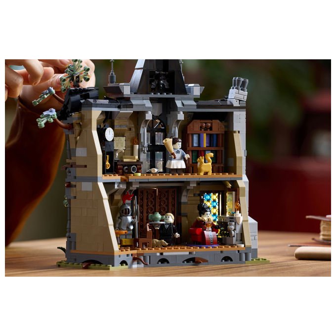 Lego 11383 Icons Kit di Modellismo per Adulti con 1420 Pezzi Minifigure Fosforescenti e Interni Gotici colore Nero