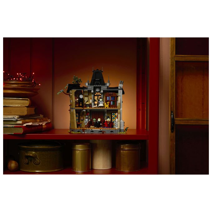 Lego 11383 Icons Kit di Modellismo per Adulti con 1420 Pezzi Minifigure Fosforescenti e Interni Gotici colore Nero