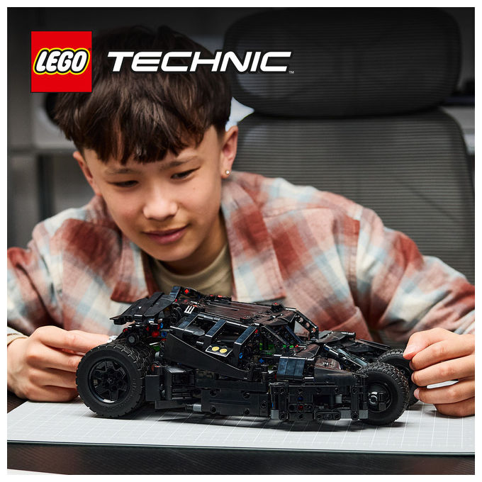 Lego 42239 Technic Batmobile Tumbler Giocattolo Telecomandato con Controllo App e Luci Funzionanti colore Nero