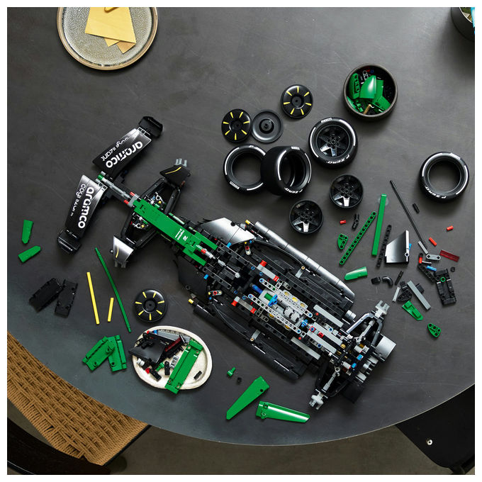 Lego 42240 Technic Auto F1 Aston Martin Aramco AMR24 Set da costruzione 1547 pezzi colore Multicolore