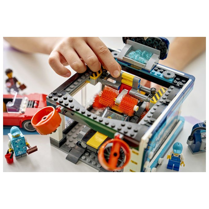 Lego 60497 City Autolavaggio Drive-In Set Costruzioni 583 Pezzi 4 Minifigure 2 Macchine Giocattolo da 6 Anni