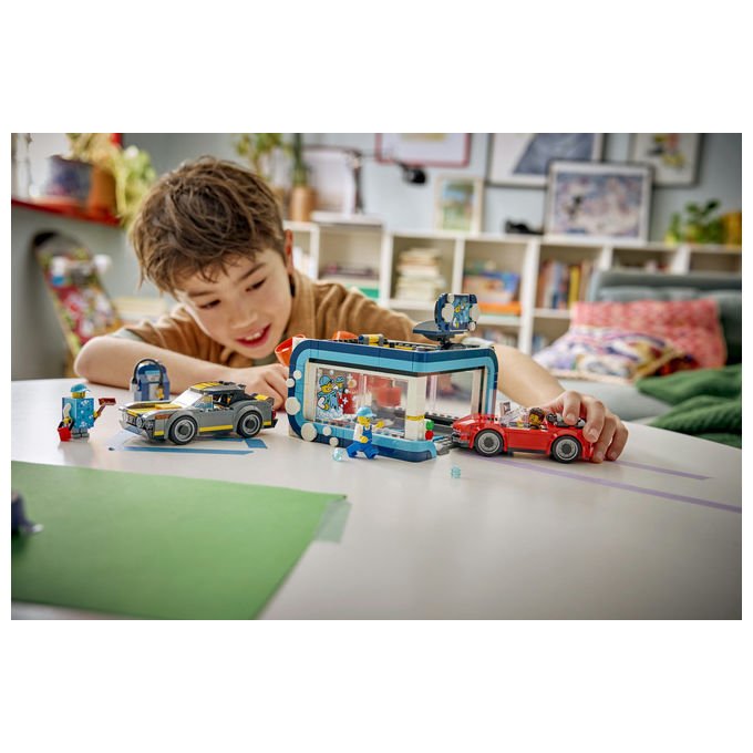 Lego 60497 City Autolavaggio Drive-In Set Costruzioni 583 Pezzi 4 Minifigure 2 Macchine Giocattolo da 6 Anni