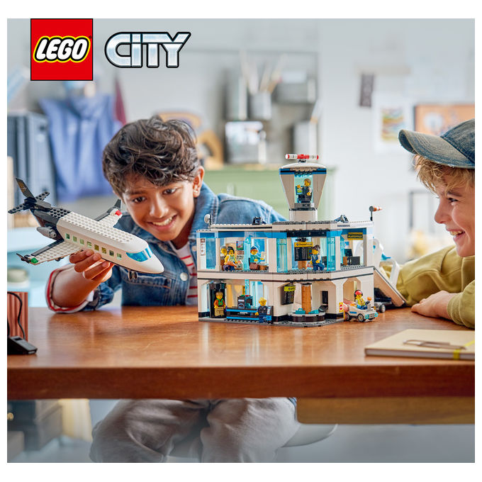 Lego 60502 City Aeroporto con Aereo Set da Costruzione 887 Pezzi 9 Minifigure 8+