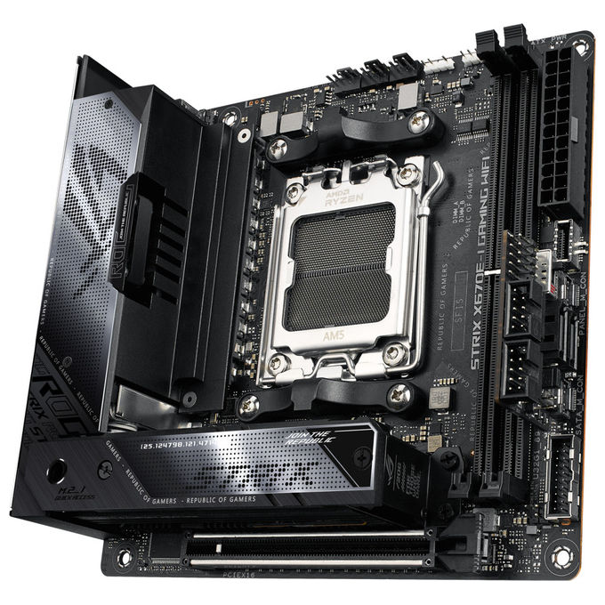 ASUS ROG STRIX X670E-I Scheda Madre Gaming mini ITX AM5 DDR5 Wi-Fi 6E PCIe 5.0