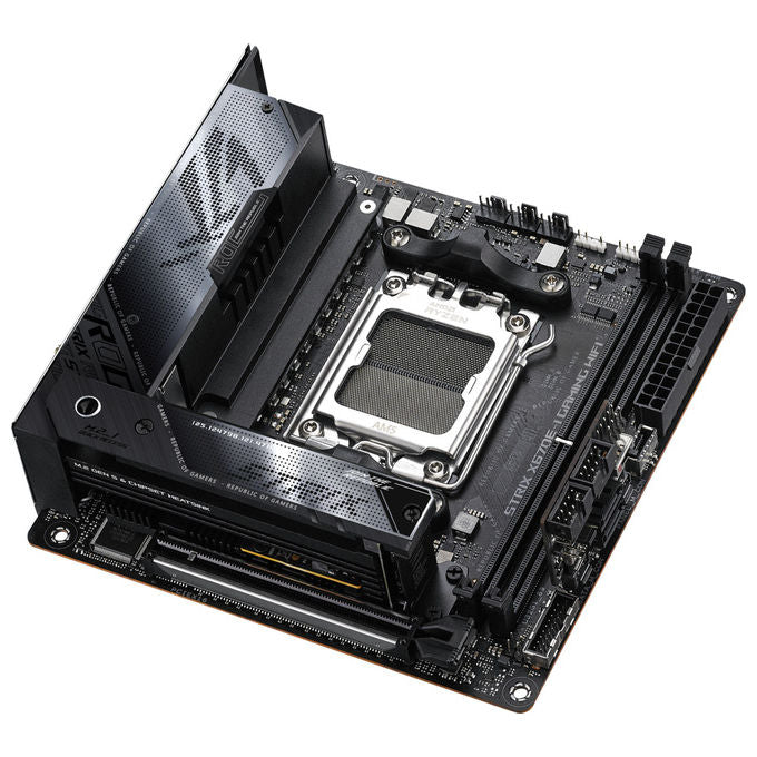 ASUS ROG STRIX X670E-I Scheda Madre Gaming mini ITX AM5 DDR5 Wi-Fi 6E PCIe 5.0