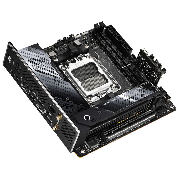 ASUS ROG STRIX X670E-I Scheda Madre Gaming mini ITX AM5 DDR5 Wi-Fi 6E PCIe 5.0