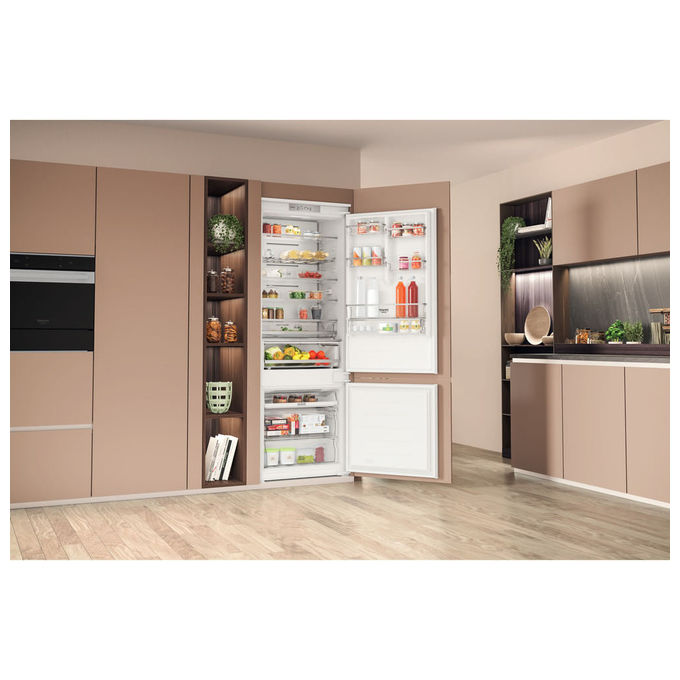 Hotpoint HA SP70 T121 Frigorifero Combinato No Frost da Incasso 394 Litri Classe Energetica E Bianco