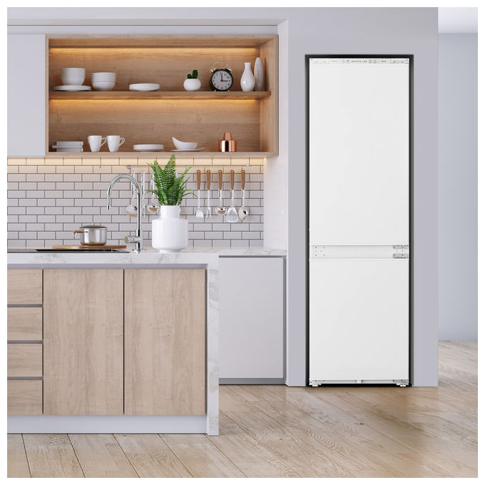 Hisense RIB312F4AWE Frigorifero Congelatore da Incasso 246L Classe E Bianco