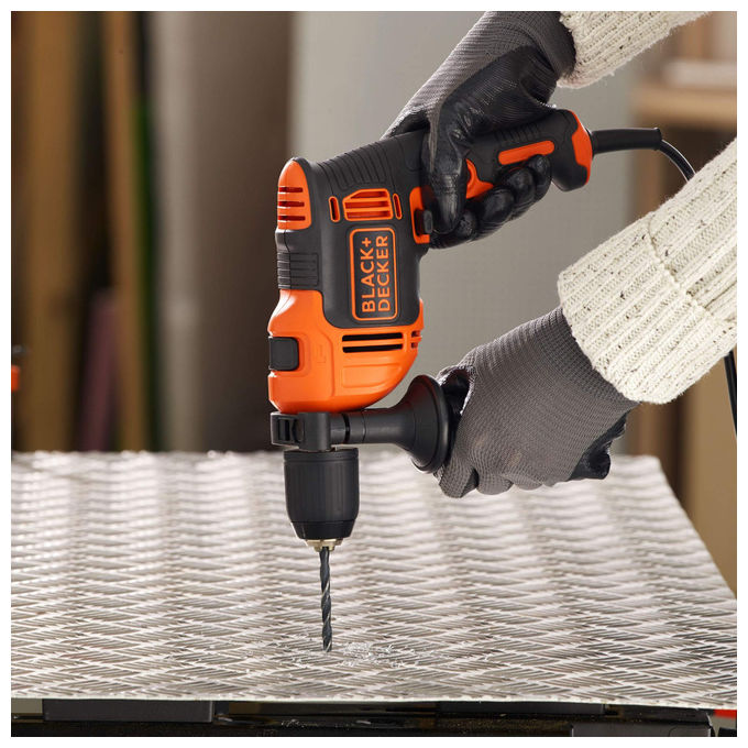 BLACK+DECKER Trapano a percussione 710W mandrino 13mm 4 punte incluse