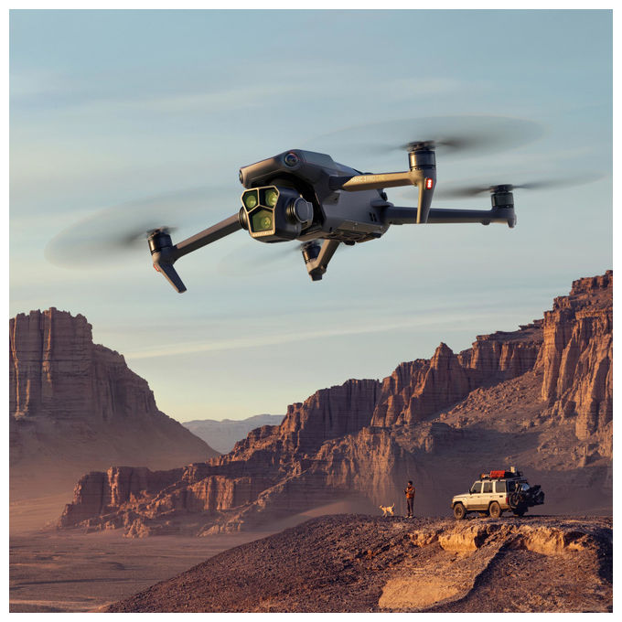 DJI Mavic 3 Pro drone Fly More Combo con RC Pro 4 rotori 12MP 5.1K video grigio