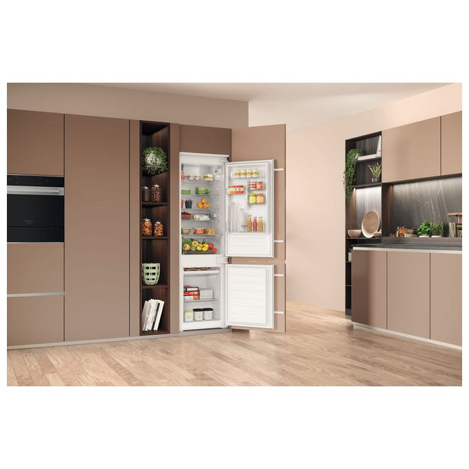 Frigorifero Combinato Hotpoint Ariston Incasso 268L Bianco HAC18D011A1