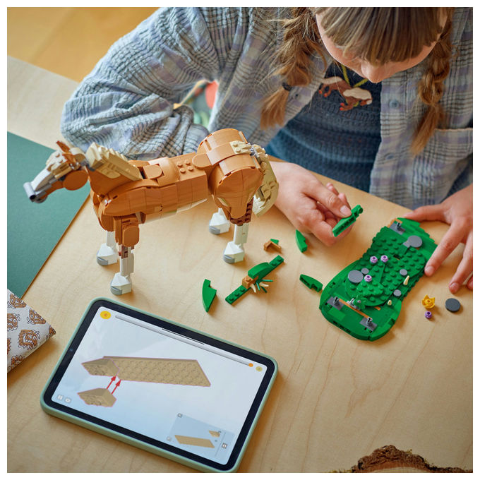LEGO Cavallo Meraviglioso: Set Costruzioni 3in1, +9 Anni, 685 Pezzi
