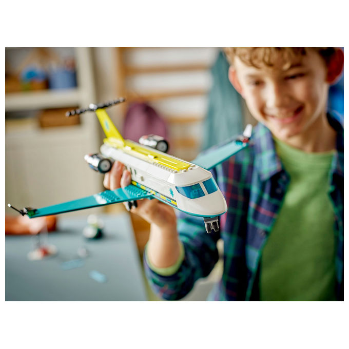LEGO Aereo Ambulanza di Emergenza 6+ Anni 403 Pezzi