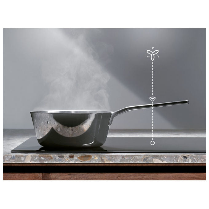 Electrolux EIS82449C Serie 700 SenseBoil – Piano cottura a induzione, 80 cm, 4 zone, Funzione SenseBoil con Controllo Automatico dell’Ebollizione e Comandi Touch Slider, Colore Nero