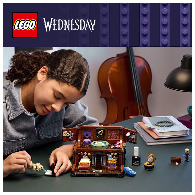 Lego Appartamento di Mano Mercoledì Playset con Minidoll Enid 828 Pezzi
