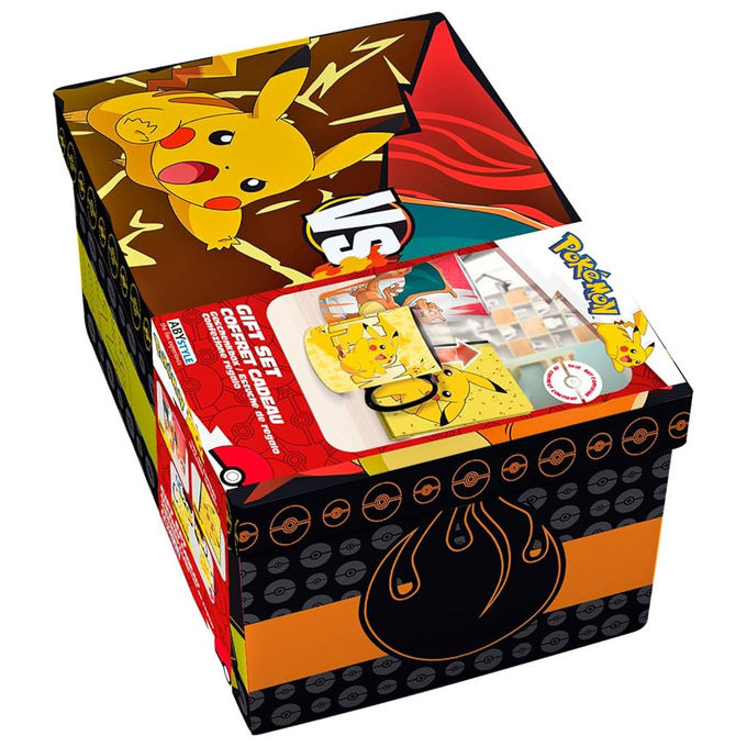 ABYSTYLE, Set Regalo Pokemon Pikachu con Tazza, Quaderno A5 e Cartoline