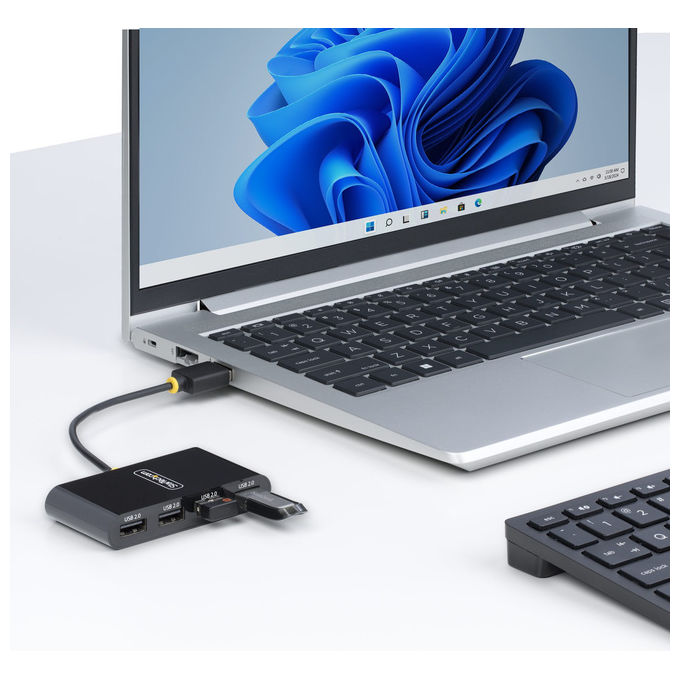 StarTech.com Hub USB 2.0 4 Porte Splitter Portatile Alimentato da Bus