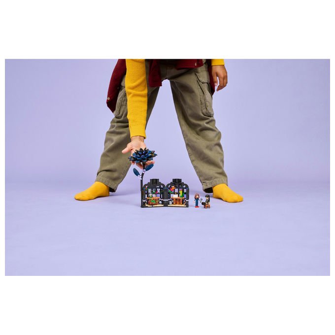 Lego Fiore di Dalia Nera Set da Costruzione Include Minifigure Mercoledì Addams