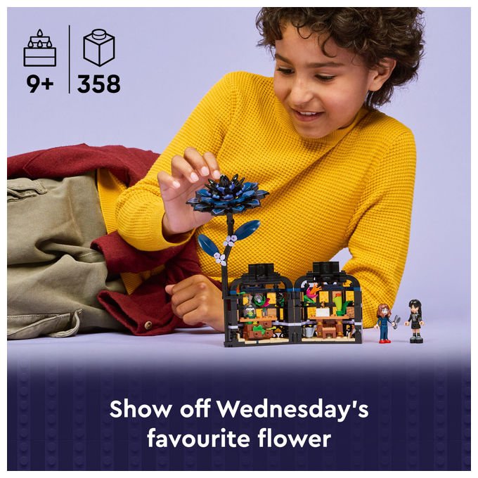 Lego Fiore di Dalia Nera Set da Costruzione Include Minifigure Mercoledì Addams