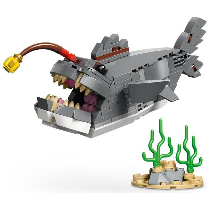 Lego, Creator Squalo Feroce con Scrigno del Tesoro, 31381