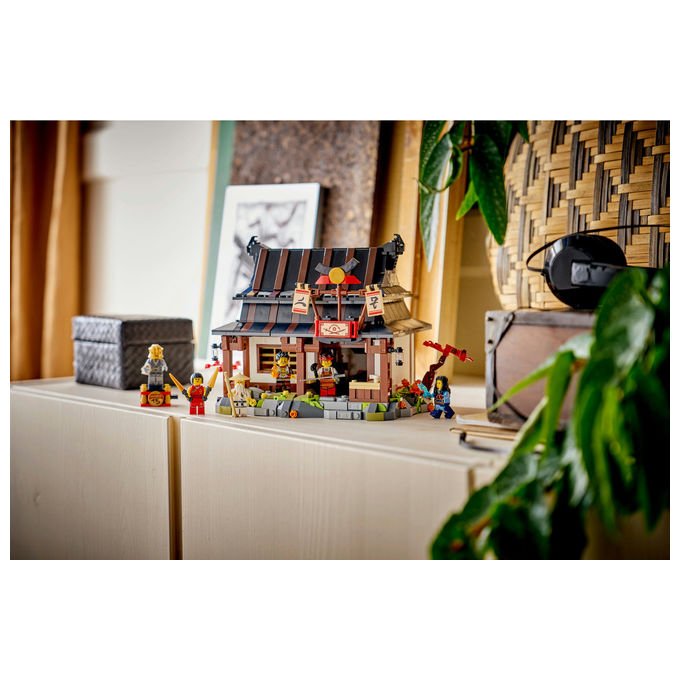 LEGO, Ninjago La Bottega delle Quattro Armi, 15° Anniversario, Playset, 1259 Pezzi, 71858