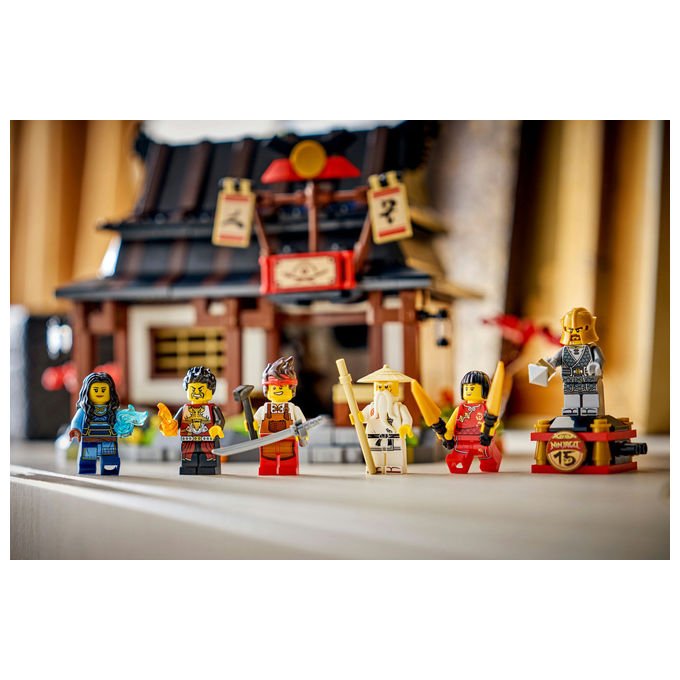 LEGO, Ninjago La Bottega delle Quattro Armi, 15° Anniversario, Playset, 1259 Pezzi, 71858