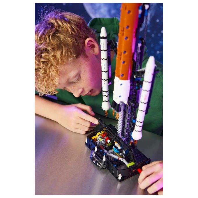 LEGO, Technic NASA Artemis Space Launch System Rocket 42221, Set di Costruzione, 632 Pezzi