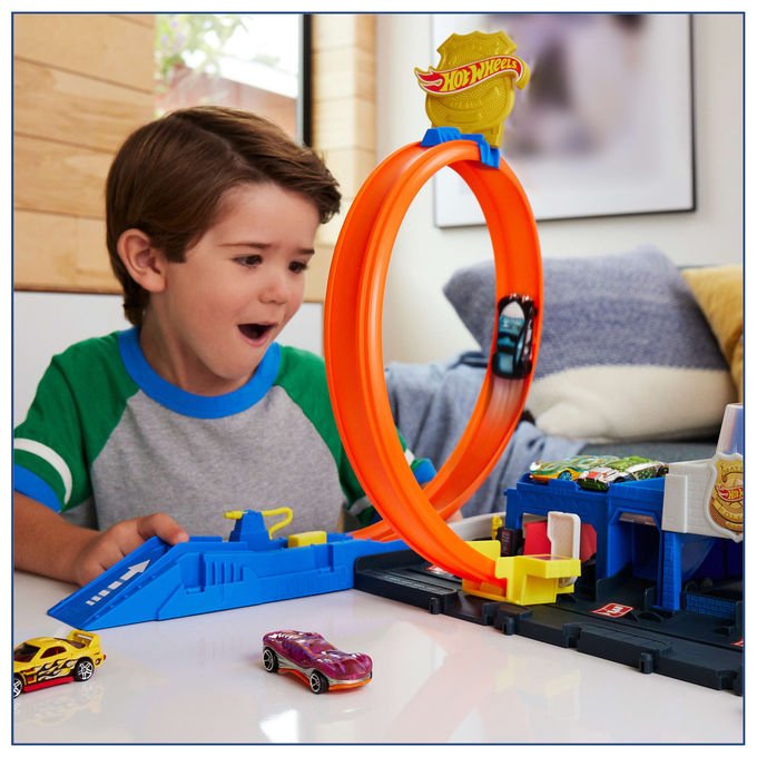Hot Wheels Pista City Super Commissariato di Polizia Playset con Veicolo