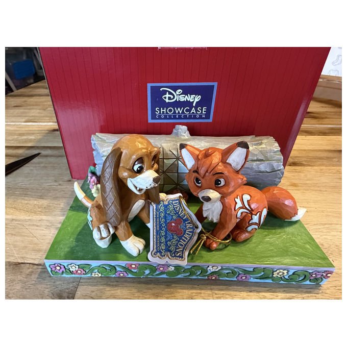 Enesco Statuetta Volpe e Segugio Disney Traditions di Jim Shore Resina 10.5 cm