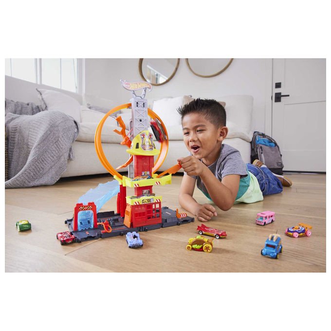 Hot Wheels Playset City Caserma dei Pompieri con Super Loop HKX41 Pista +4 Anni