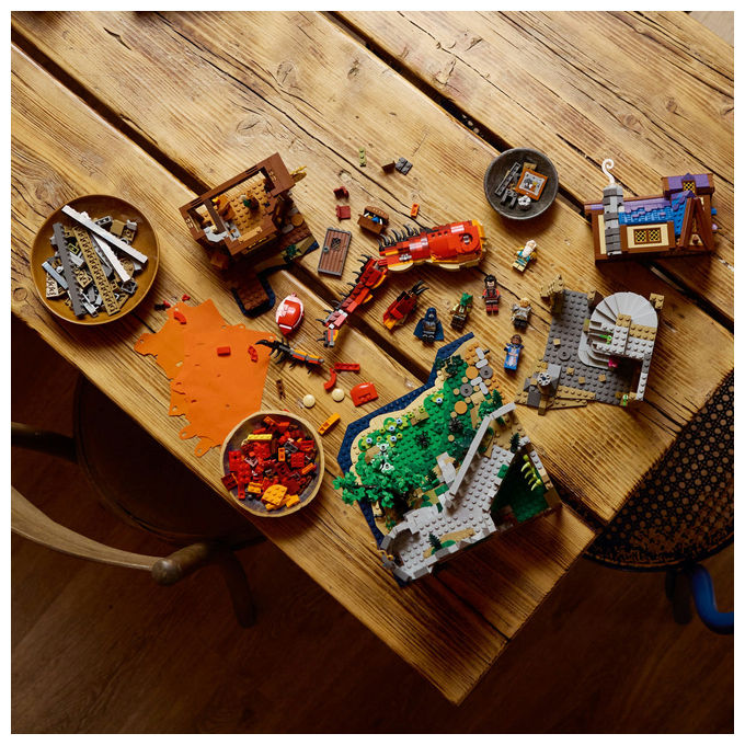 Lego Ideas, Dungeons and Dragons: Il Racconto del Drago Rosso, Set da Costruzione, 3745 Pezzi