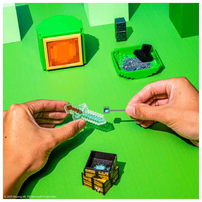 MGA Entertainment, Miniverse Make It Mini Minecraft, Set di figurine giocattolo