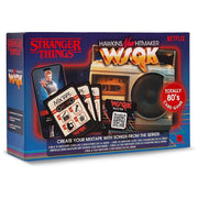 IMC Toys gioco di carte Stranger Things Hawkins Hitmaker, 150 carte, QR code Spotify, 2 a 6 giocatori, 14 anni