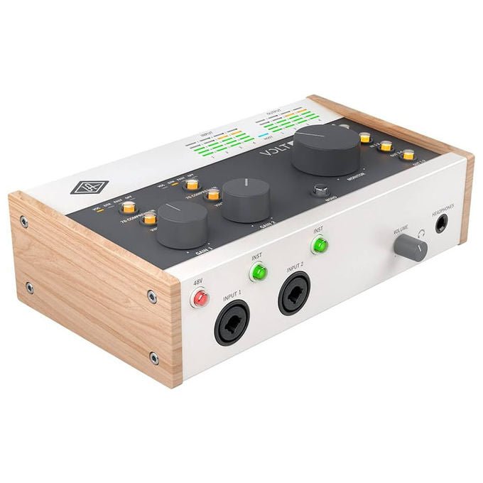 Universal Audio Volt 476, interfaccia audio USB 4 in 4 out, preamp vintage 610, compressore 1176, 24 bit 192 kHz, Mac PC iPad iPhone