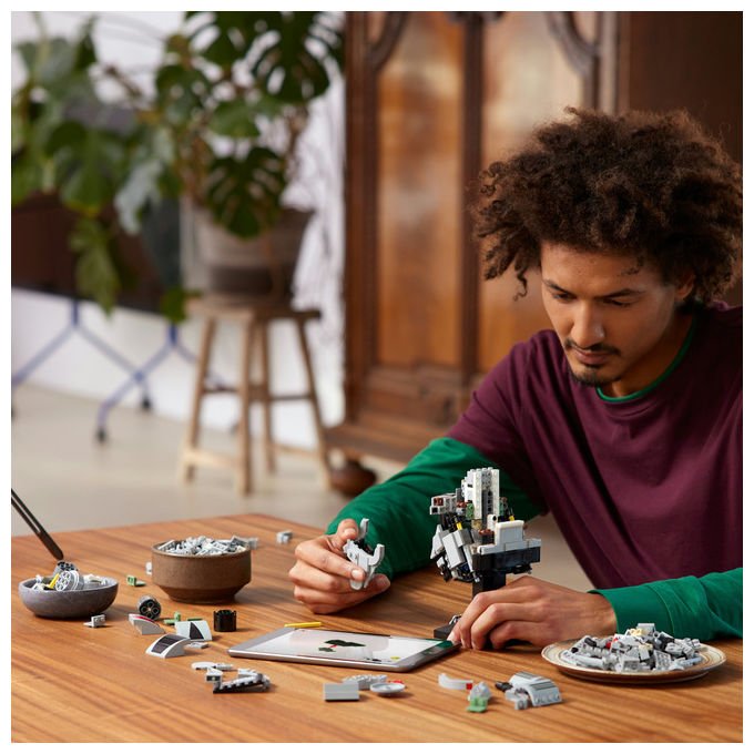 Lego Star Wars casco pilota di AT-AT 75429, set da costruzione per adulti, 730 pezzi, collezione caschi