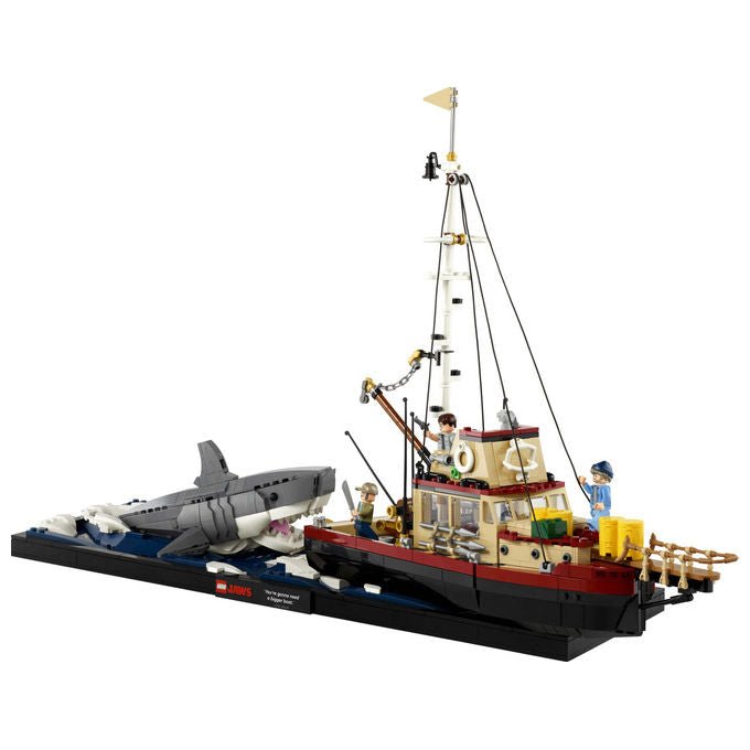 Lego Ideas 21350 Lo squalo, set da costruzione per adulti, diorama da collezione, 1497 pezzi, 3 minifigure, eta' 18+