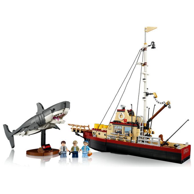 Lego Ideas 21350 Lo squalo, set da costruzione per adulti, diorama da collezione, 1497 pezzi, 3 minifigure, eta' 18+