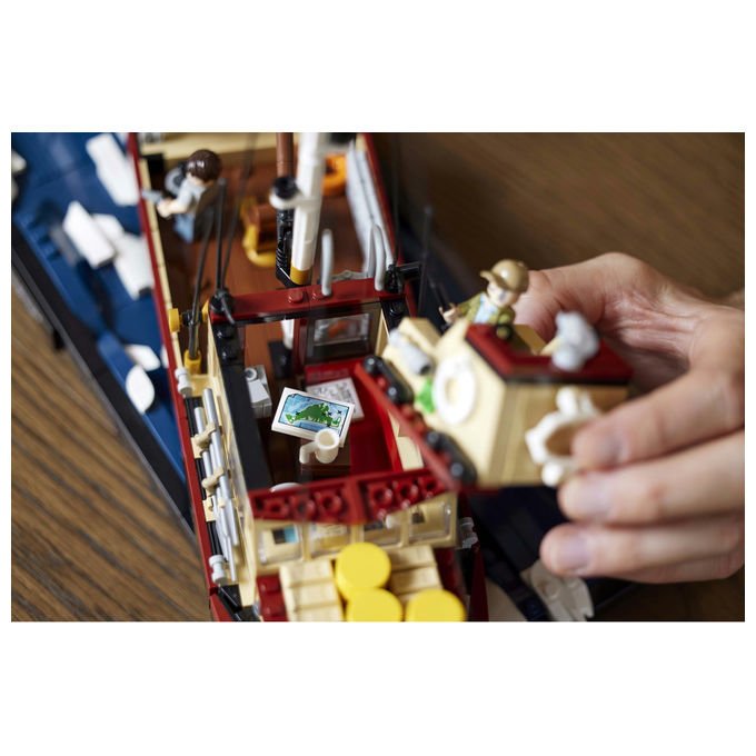 Lego Ideas 21350 Lo squalo, set da costruzione per adulti, diorama da collezione, 1497 pezzi, 3 minifigure, eta' 18+