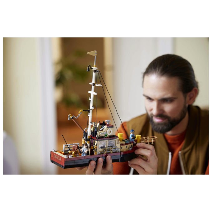Lego Ideas 21350 Lo squalo, set da costruzione per adulti, diorama da collezione, 1497 pezzi, 3 minifigure, eta' 18+