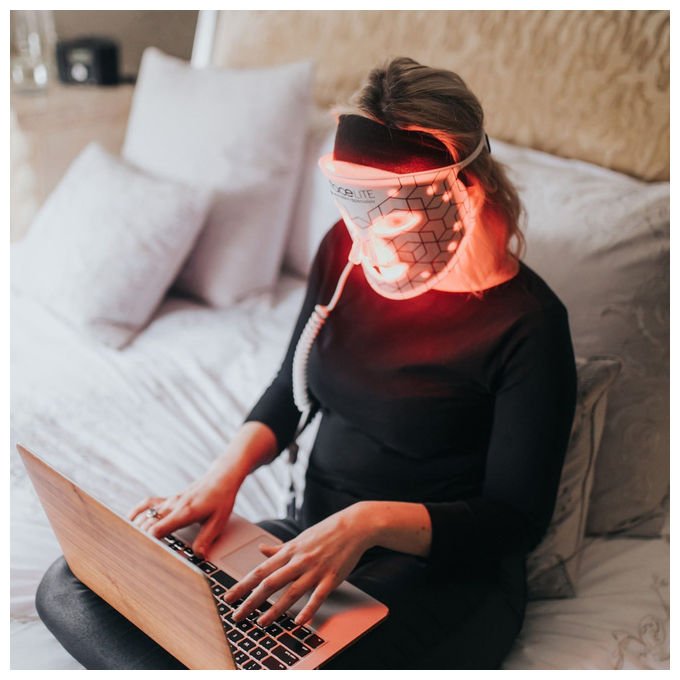 Rio FCLT2 FaceLITE Maschera LED Viso Terapia Luce Rossa e Infrarossa 633 nm 830 nm Timer 10 min colore Bianco