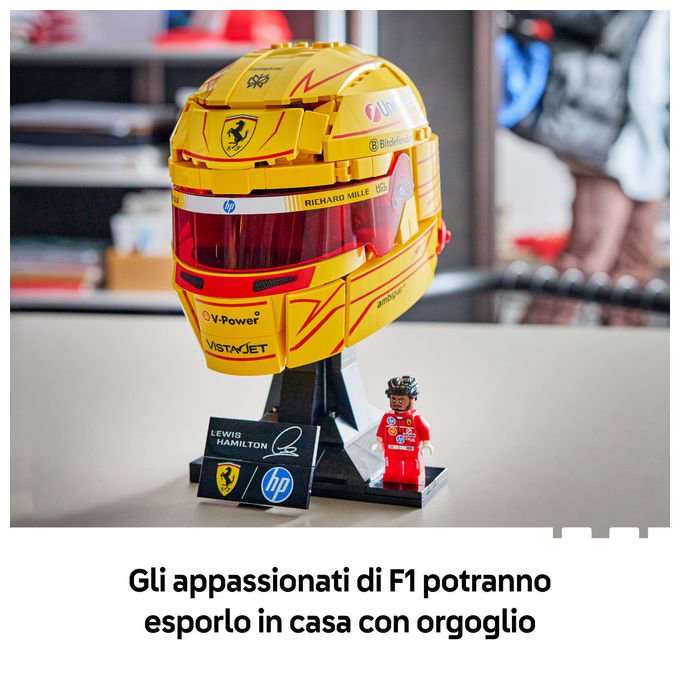 Lego 43022 Editions Casco di Lewis Hamilton Scuderia Ferrari HP 884 pezzi con Minifigure F1 da Collezione colore Multicolore